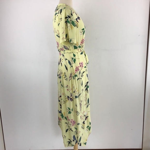 Banana Republic yellow print short sleeved flowy rayon crepe wrap dress size 4. - Picture 3 of 9